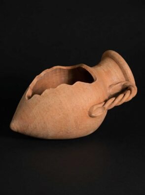 Anfora tagliata a punta in terracotta galestro fatta a mano a Gualdo Tadino in vari formati